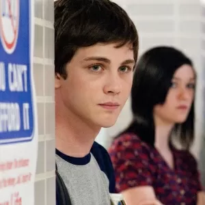 CHARLIE KELMECKIS, DE LAS VENTAJAS DE SER INVISIBLE, ¿REALMENTE MUESTRA CARACTERÍSTICAS DEL TRASTORNO LÍMITE DE LA PERSONALIDAD?